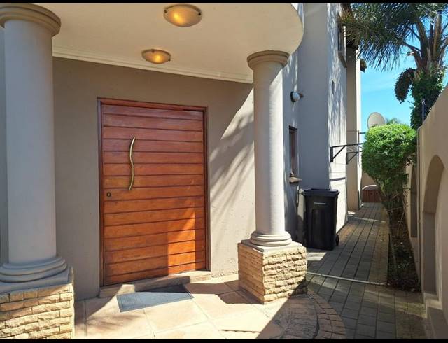 4 BEDROOM HOUSE FOR SALE IN SONNEVELD